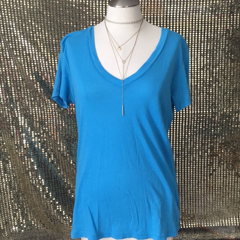 V neck t-shirt